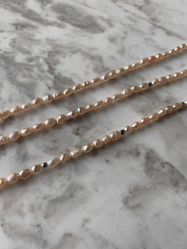 Freshwater Pearl Mask & Sunglass Chain | Rose