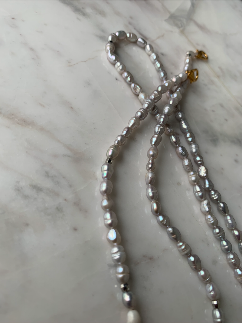Freshwater Pearl Mask & Sunglass Chain | Grey